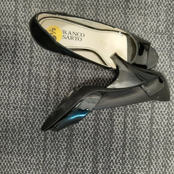 Perfect Black Patent Peep-toe Wedge (S002) - Picture 3 of 3